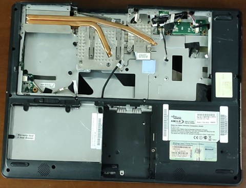 LAPTOP-FUJITSU-SIEMENS-AMILO-XI2428-3