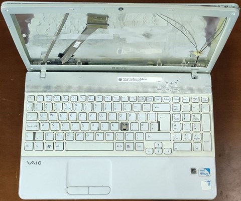LAPTOP-SONY-VAIO-PCG-71311M-2
