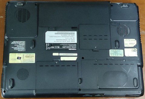 LAPTOP-TOSHIBA-SATELLITE-P200-10C-3