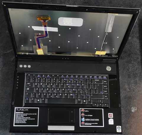 LAPTOP-TURBO-X-w812dl1-2