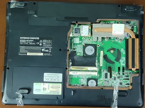 LAPTOP-CLEVO-M765SU-3