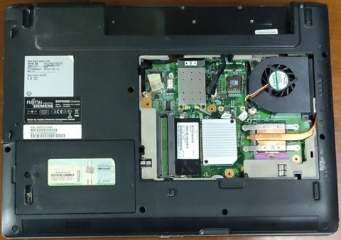 LAPTOP-FUJITSU-SIEMENS-ESPRIMO-MOBILE-V5535-3